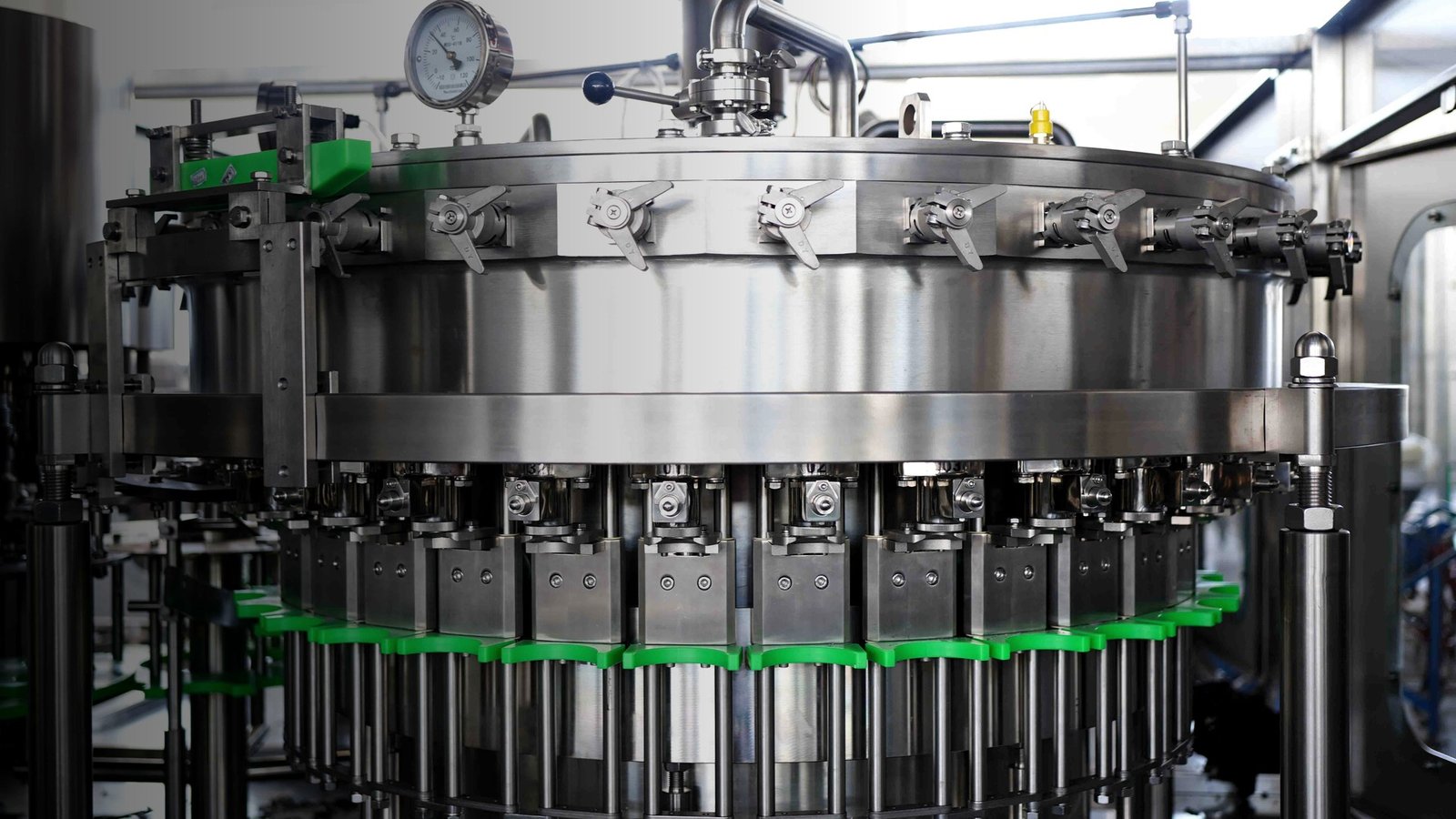 Automatic beverage filling machine and bottling line made in China